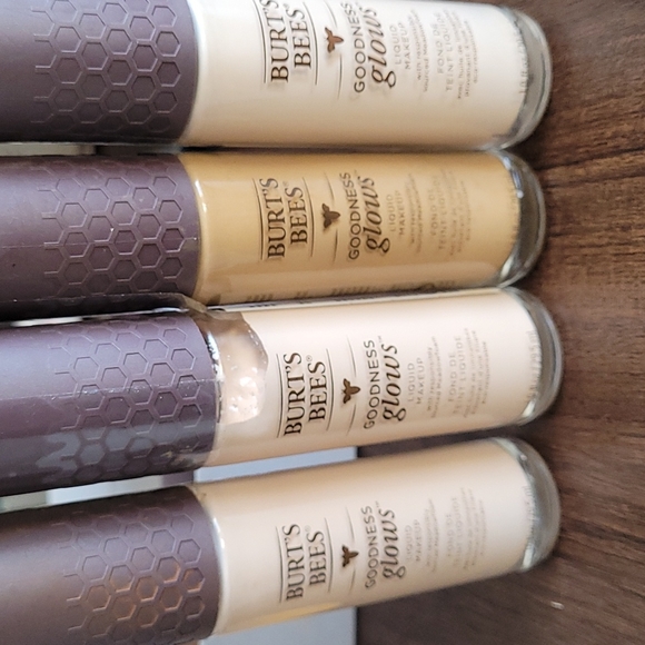 Burt's bees goodness glows - Picture 2 of 4